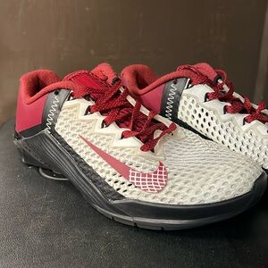 Nike Metcon 6 white and crimson